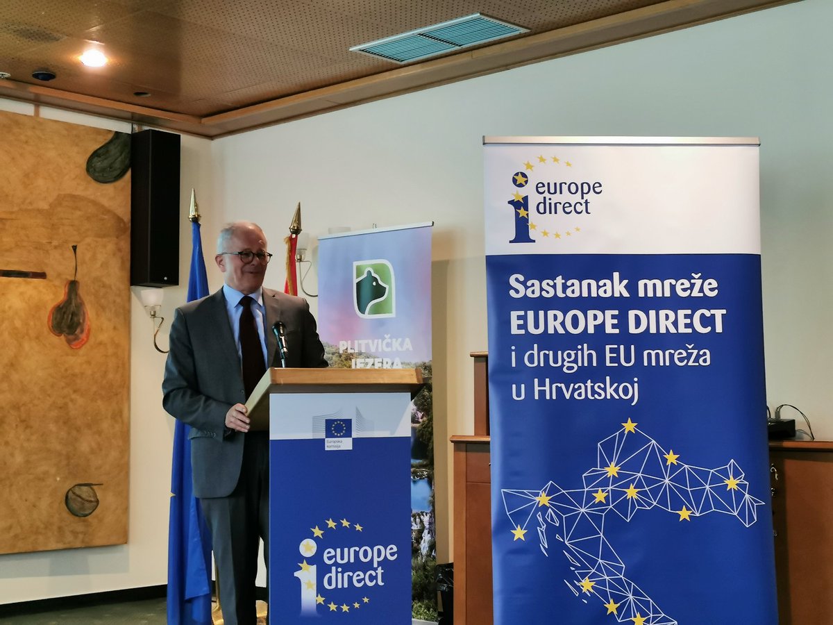 EK_Hrvatska's tweet photo. Na sastanku smo mreže Europe direct i drugih #EU mreža u Hrvatskoj na Plitvičkim jezerima. 💪 #edic #europedirect @edicsb @EDIC_PulaPola @EDICKarlovac @EDIC_Cakovec @EDIC_Virovitica @EdicPetrinja @EDICSibenik https://t.co/rlWWwM12pS
