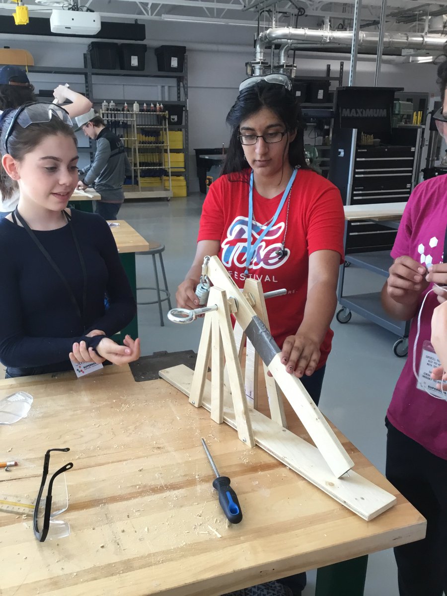 SuperNOVAatDal's tweet image. 🇨🇦 Huge thanks go to Maritimes and Northeast Pipeline for being excellent sponsors in working with us to build young people’s STEM skills so that they are more prepared for their future, as well as what the community needs  #CommunityConnections #STEMsupport #buildingtheirfuture