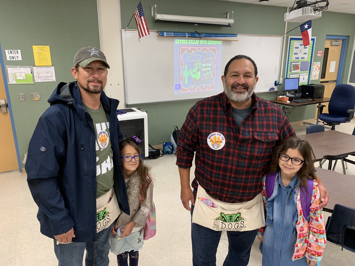 BillTaylorKENS5's tweet photo. an awesome morning at Aue!
@NISDAUE is home to #TuesdaywithTaylor for the next 9-weeks #GoGators #GoPublic #kens5eyewitness https://t.co/SXNENSsKuy