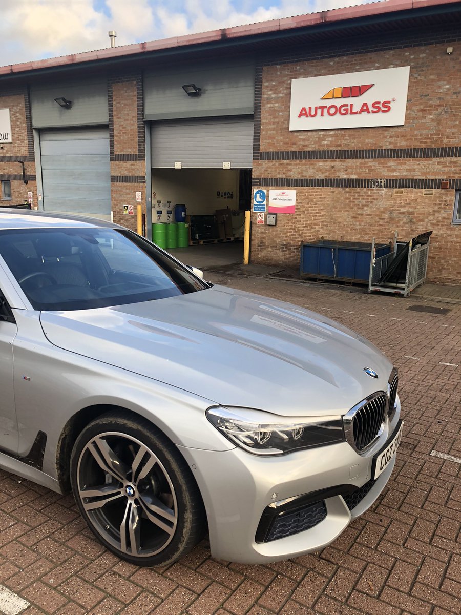 wilsonsvapes's tweet photo. Had to take my baby in for a repair. New windscreen for the 7 series @bmw_7series @bmw #autoglass #repair #bmw #bmw7series #repairs #newwindscreen #wilsonsvapes https://t.co/U1c9lv7rfv