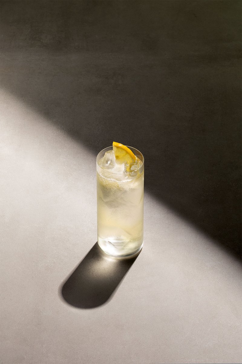 Elderflower Collins, sittin' sippin' pretty. #cocktailsontap #draughtcocktails #londoncocktails #draftcocktails