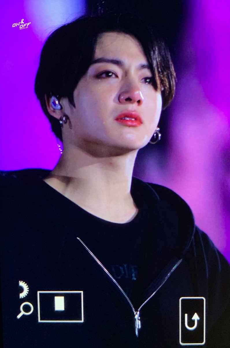 Jyn_02's tweet photo. Que pedooooo Jungkook llora bien bonito https://t.co/UurD7s8vVI