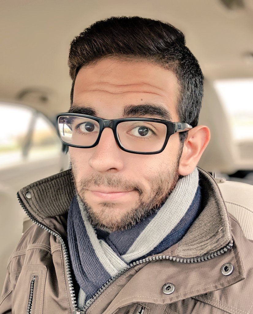 Slimdrake12's tweet photo. It's scarf weather y'all #TimeForFall https://t.co/2TGEG3RrC6