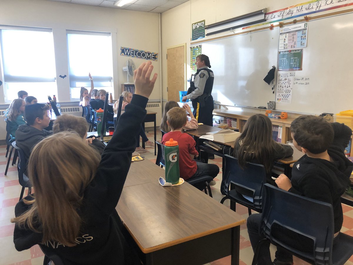 NorthRiverElem's tweet photo. Welcome Pjilaโsi Bienvenue to CST. Jane MacDonald, our schoolโs @RCMPNS #liaison officer who is sharing Halloweโen #safety with our students #be safe #checkyourcandy #bringaflashlight #trickortreattogether #seeinsideourclassrooms #ittakesavillage https://t.co/KCWaA5e506