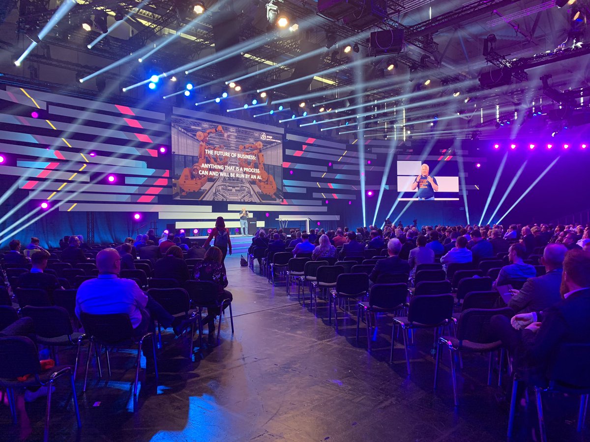 „Die Zukunft der Industrie: Jeder Prozess kann und wird in Zukunft von KI durchgeführt werden“ - Chris Boos @ #Digitalx2019