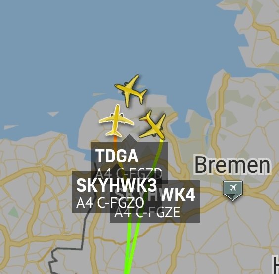 is_keelu's tweet photo. Discovery Air Defense Services
Douglas A-4 Skyhawk
Spotted N/W of Bremen, #Germany
#TDGA #CFGZD #C01266
#SKYHWK4 #CFGZE #C01267
#SKYHWK3 #CFGZ0 #C01271
#FighterJets #Planespotting #Planespotter #Planespotters #RadarSpotter #Aircraft #aviation #MilitaryAircrafts #Jets https://t.co/WoNfVEUVGI