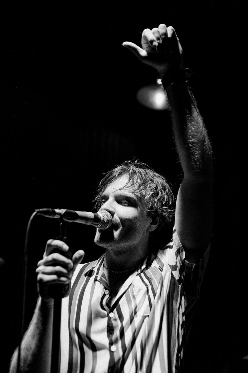 𝐓𝐑𝐈𝐆𝐆𝐄𝐑𝐋𝐈𝐏 tweet media