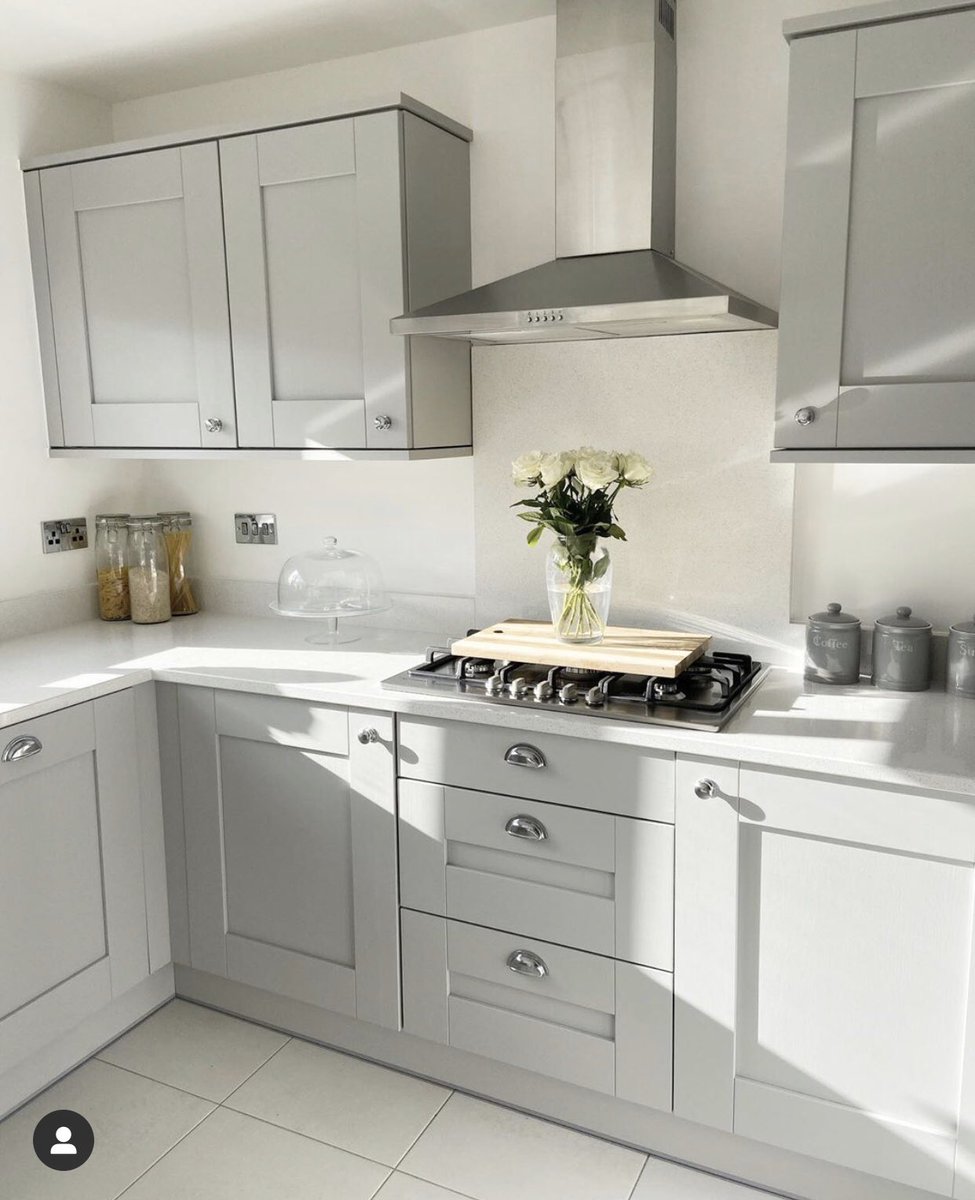 LanzetKitchens's tweet photo. How beautiful is @home_on_cranberrymeadows kitchen? We love being tagged in your SM posts and appreciate all of your positive feedback. 
The classic styling of this Lanzet kitchen compliments the furniture perfectly.
Keep the photos coming 😊. #interiorstyling #mcdermotthomes https://t.co/MkrGoWvhAm