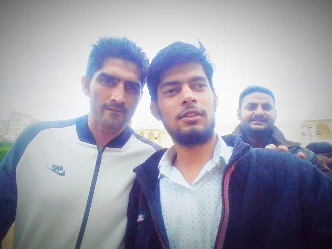 MukeshKumar0077's tweet photo. Happy Birthday bhaiiisaab..... 
Rab thonu khush rkhe..... 
#kingofRing #knouckoutking 
@boxervijender https://t.co/NQ6TISbyFQ