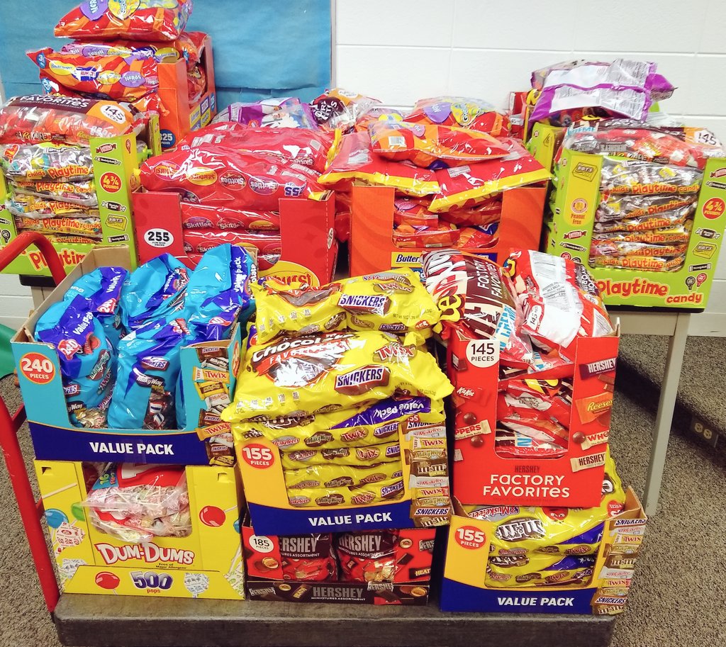 coalcityHSFBLA's tweet photo. We are ready for #FBLA #HauntedHallways Over 35,000 peices of candy. #GiveOrTake indoor trick-or-treating Wed, Oct. 30, 4:30-7:00 @ CCHS. Enter through Events Entry. 👻 https://t.co/UMVvrMFtdw