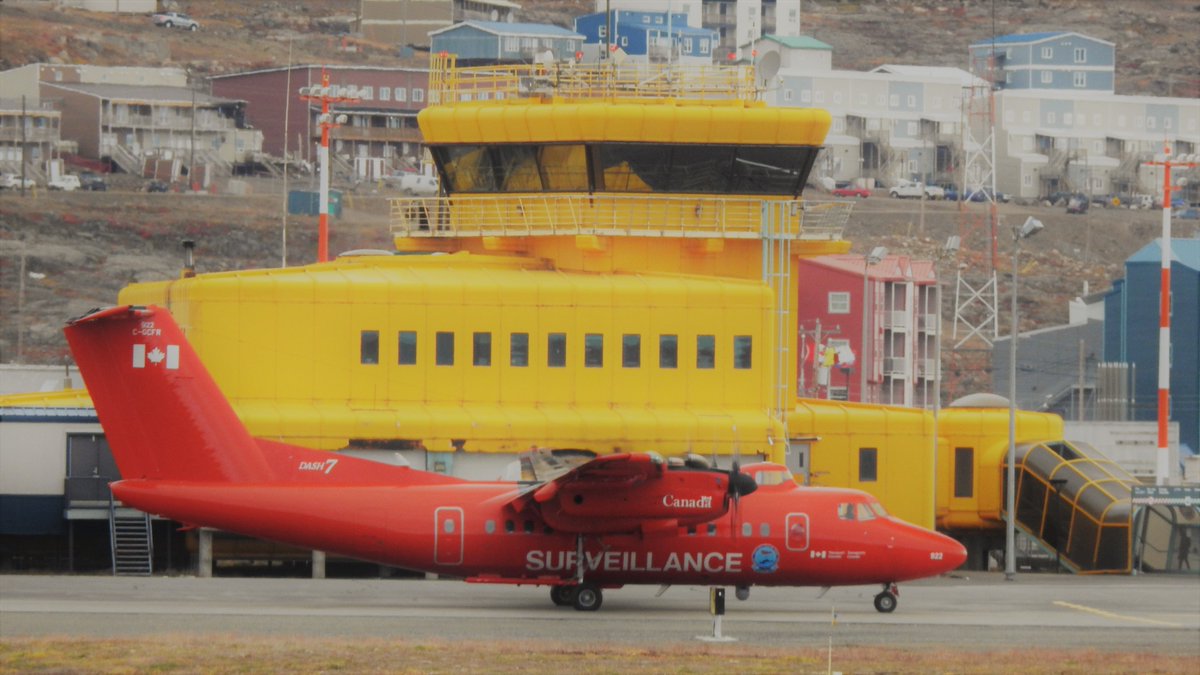 FrankReardon1's tweet photo. The #DeHavilland Canada #DHC7-102 922 #Dash7 #CGCFR taxiing to runway 34 in #Iqaluit #Nunavut on AUG.27.2019 #naspcrew #YFBSpotters #AVGEEK @Transport_gc https://t.co/chiCTXsCTC