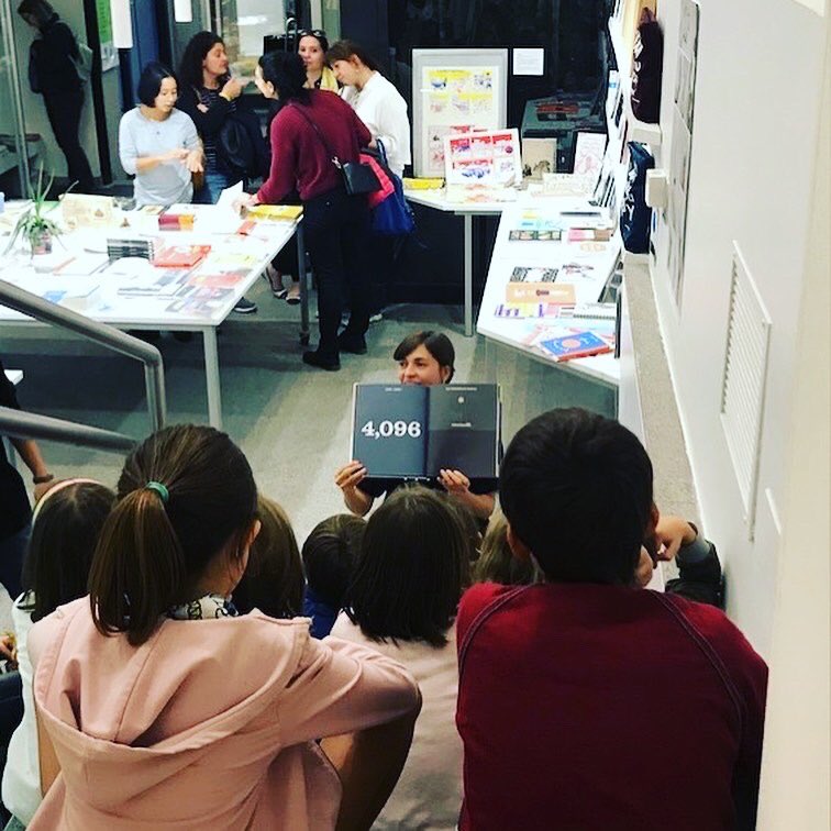 F_Stelline's tweet photo. Dopo il successo dei precedenti appuntamenti, il #30ottobre h 17, ultimo #laboratoriodidattico gratuito #PuntoeTatto per #bambini 5-10 anni (consigliato prenotare a mostre@stelline.it), ispirato alla #mostra #spolvero
Sarà vietato non toccare!
#fondazionestelline #playart https://t.co/8vwac6Rm44