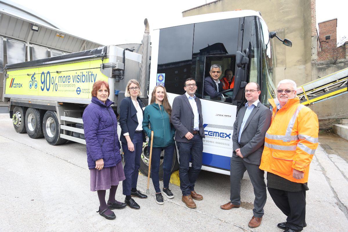 We were very proud to welcome <a href="/SadiqKhan/">Sadiq Khan</a> to our Stepney concrete plant this morning, as he launched the Direct Vision Standard for #HGVs with <a href="/TfL/">TfL</a> and <a href="/londoncouncils/">London Councils</a>. We fully support this landmark road #safety scheme 🚚