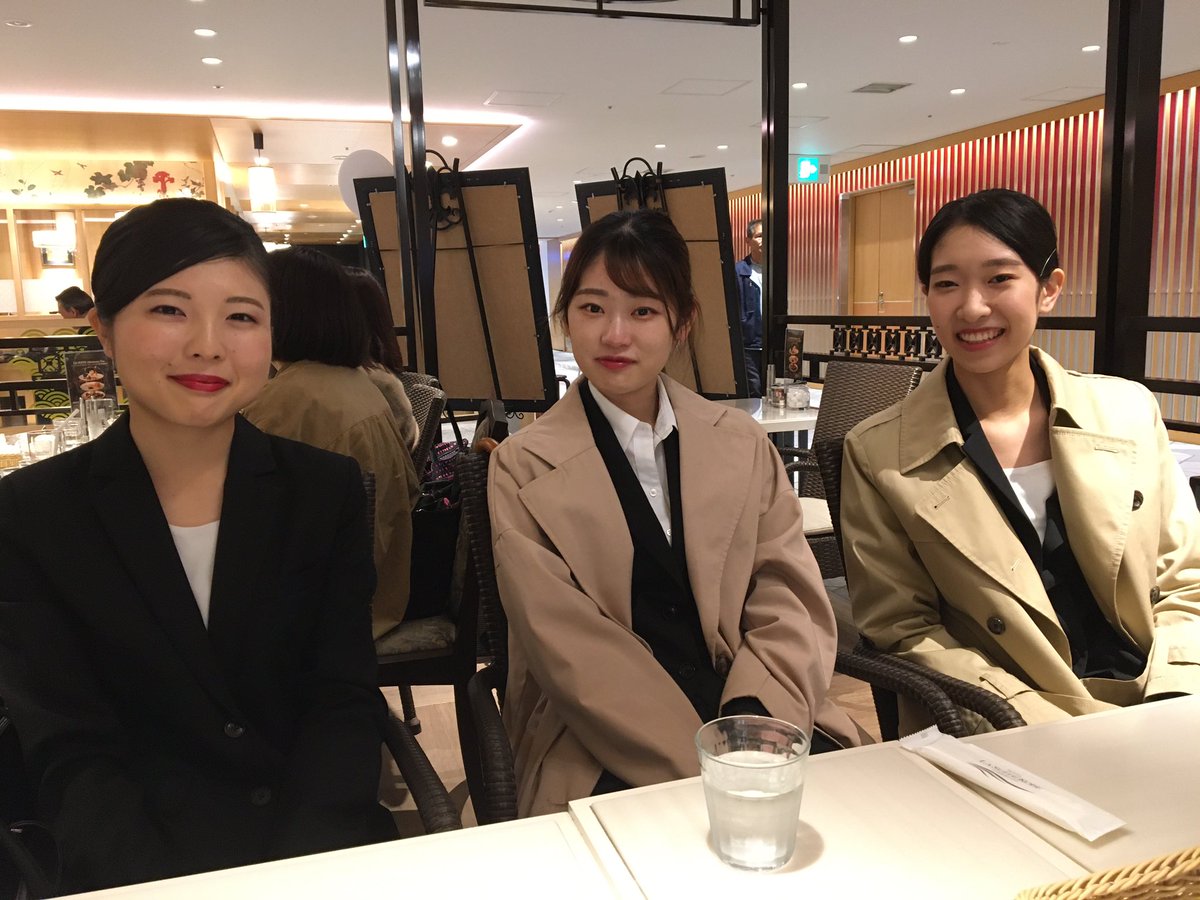 Twitter पर 専門学校ビーマックス エアライン学科です 早期出社で一足先に空港で働くクラスメイトに会いに行った学生たち 久しぶりの再会で頑張る姿に刺激をもらえたはず 専門学校ビーマックス エアライン学科 グランドスタッフ キャビンアテンダント