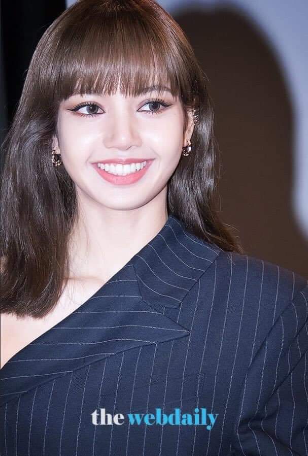 sibonga22's tweet photo. You"re so pretty.. 😍😍😍 
#LISAxBVLGARI https://t.co/svsvbtciPU