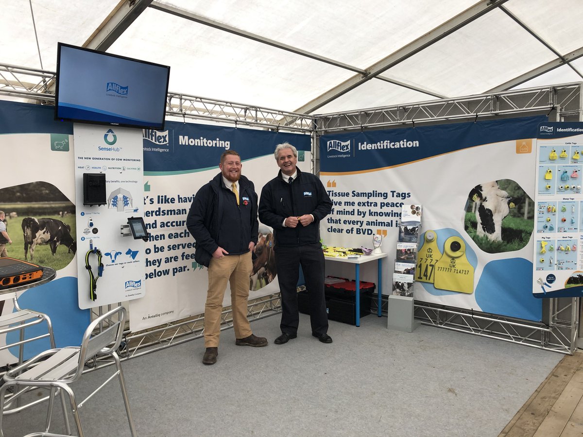 allflexuk's tweet photo. Lots of 😁😁😁 at the #WelshDairyShow today! https://t.co/hxtHkpJqDc