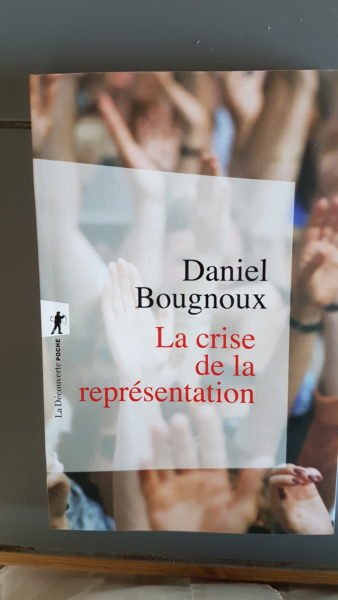 A l'occasion de la re-parution du livre de @Daniel Bougnoux, voir le texte sur son blog qui relie #esthétique et #psychanalyse
media.blogs.la-croix.com/les-fonctions-… et ma lecture de ce texte anniegentesdesignblog.wp.imt.fr/2019/10/29/dan…