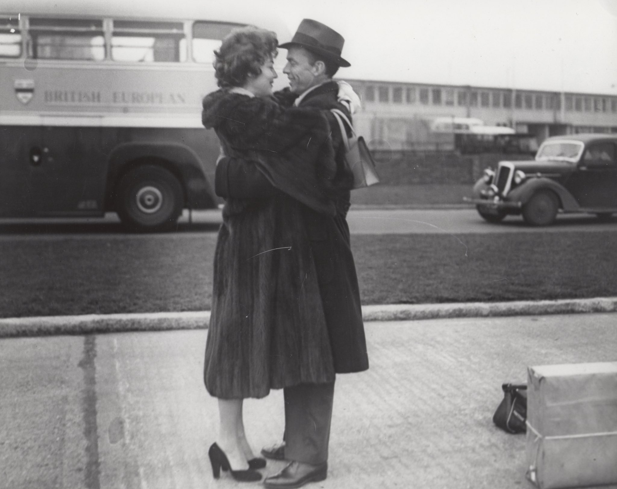 Ava Gardner Ø¯Ø± ØªÙÛÛØªØ± On This Day In 1957 Ava Divorced Frank Sinatra Even Though The Marriage Didn T Last They Remained Close Friends Until Ava S Death Avagardner Franksinatra Hollywood Goldenageofhollywood Onthisday Todayinhistory