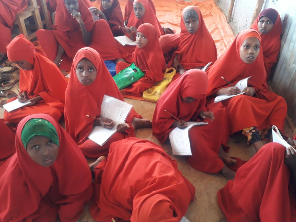 SIDONGO3's tweet photo. Wxaan aad ugu mahad celinaya ururka ama NGO SIHDO oo mar wlbo kaalmo lagarb istagn gbdhaha somaliyeed gaar ahan kuwa bydhabo khastan wxbarshda oo dhan wlbo leh sida kobcinta mskxda iyo dhinaca farshxankaba wxana si khaas ah uga mhdcelinya gadomiye  mohamed Salat Liifow https://t.co/zjlQu4TiSh