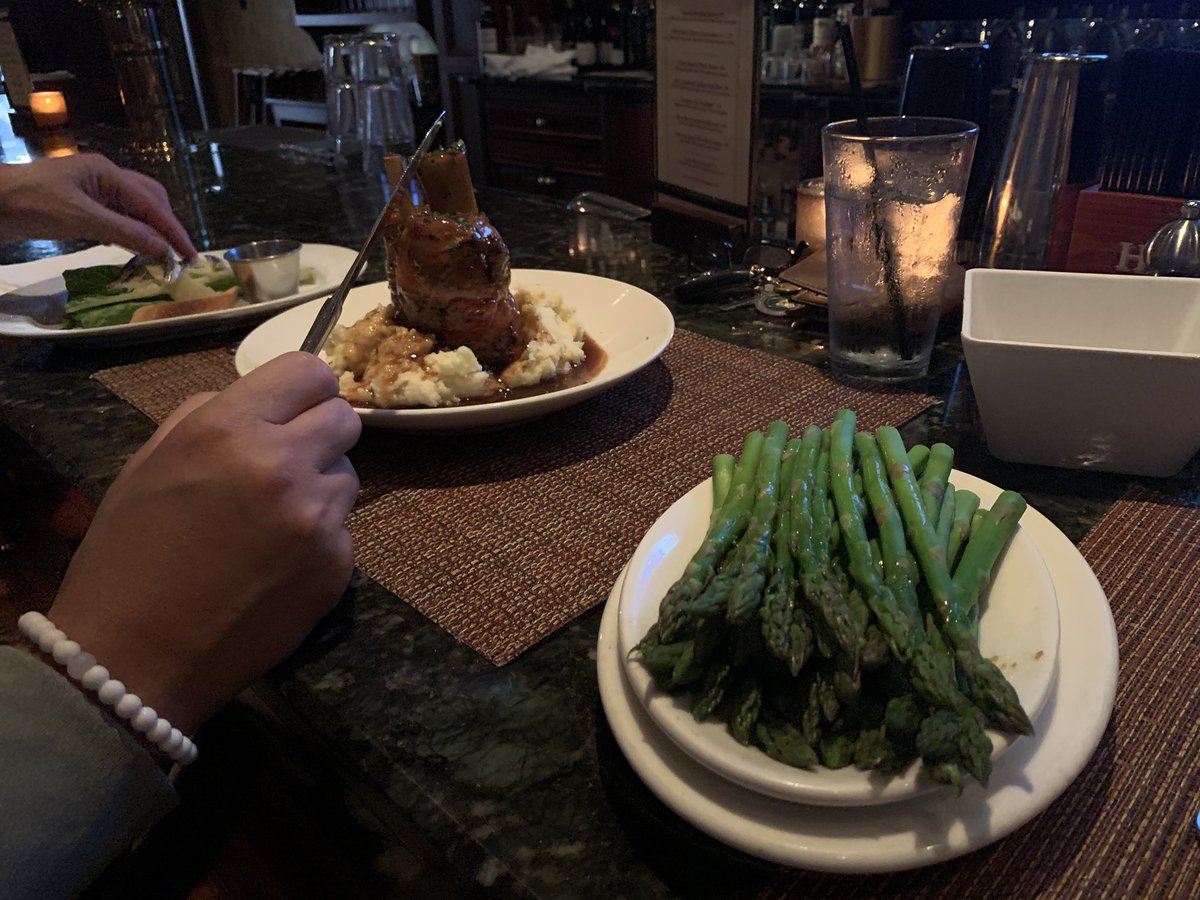 scs186R's tweet photo. This week I’m traveling around my plate to different types of food cuisines: First up was @steakhouse85 as my pick on a Classic American dish! #RUPassion https://t.co/RpkOMvy3P4