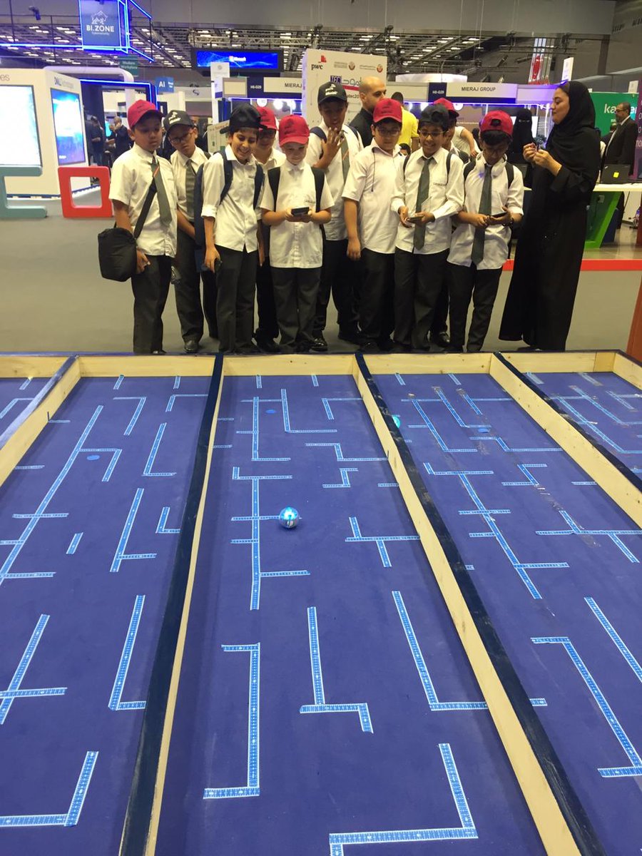Can a robot roll? Learning to use sensors, code and control robots through maze <a href="/SpheroEdu/">Sphero Education</a> #TumuhaTEC2019 @MOTC_QA