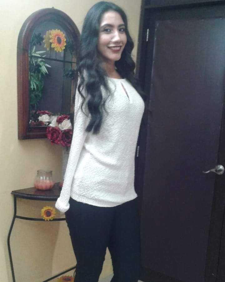 DevoteeMx's tweet photo. Conocen a esta reina de belleza mexicana?
*********************************
---------- Gabriela Molina ----------
https://t.co/itZjasxYiZ

#Amputee #amputada #DSDAmputee #DSD #Devotee #DevoteeMx #SinBrazos #BeautyQueen #ReinaDeBelleza 
#FelizMartes https://t.co/ef1yiwV5hz