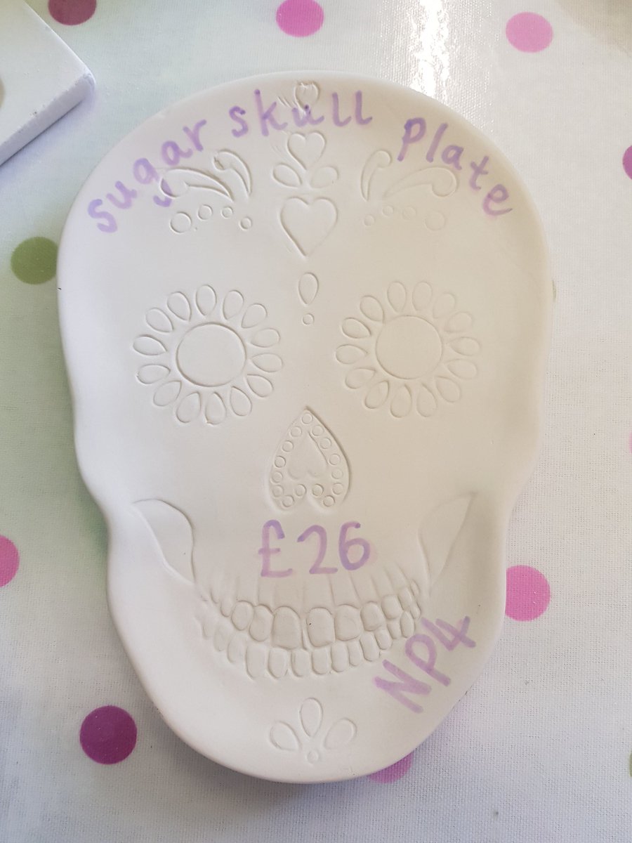 MrSouthgate_'s tweet photo. Been painting some pottery today in Brighton! @pottery_cafe Enjoying my half term so far. @UskPrimary https://t.co/4dmAYenkf4