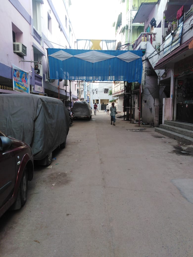 jaugustine27's tweet photo. Dear sir @ZC_Khairatabad @KTRoffice @GHMCOnline I have already texted earlier that the pandal is put in middle of the road and not removed yet and it's blocking our ventilation and informed the organizers but no response, plz do the needful.area:Premnagar Erragadda https://t.co/igwYP98yCn