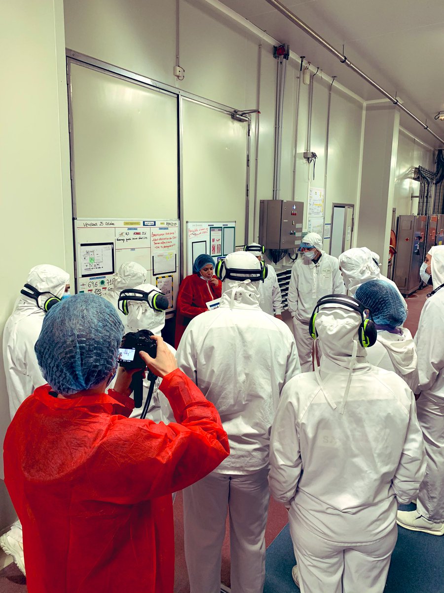 LonniBouchek's tweet photo. C’est reparti ! 🎥Tournage #MonChoixPro mettant en valeur le parcours de Mohamed, Coordinateur d’Atelier chez SAINT-JEAN. Recrutement par #MRS, évolution au sein de l’entreprise, épanouissement personnel... Retrouvez bientôt son témoignage sur la page Facebook Mon Choix Pro. https://t.co/HJYhZmUYTh