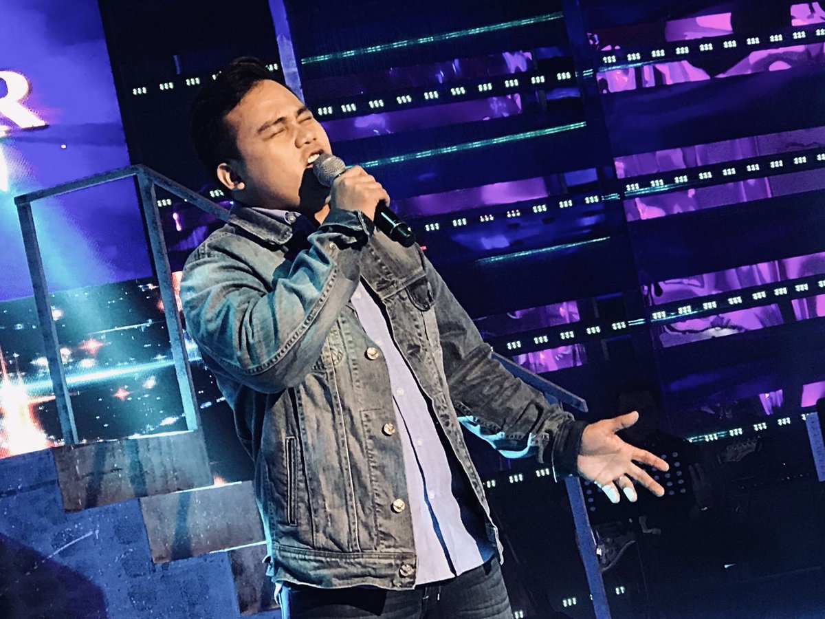 itsShowtimeNa's tweet photo. Ang Kampeon ng Bagong Henerasyon, Noven Belleza, sings "Knife" sa TNT ALL-STAR SHOWDOWN ngayong #ShowtimeFUNtakot Huwebes! https://t.co/GElGrGU0JP