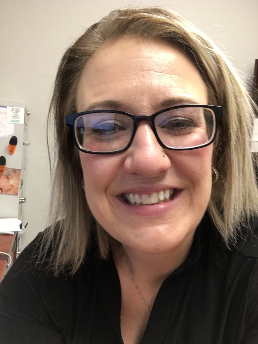 ComOptAshley's tweet image. What’s a good way to start your day you ask. A nice talk with your boss, and then an impromptu conversation with one of your staff via computer! ⁦@ComOptAmber⁩ ⁦@ComOptND⁩  #alwaysadvocating #day1of15withglasses #wishmeluck