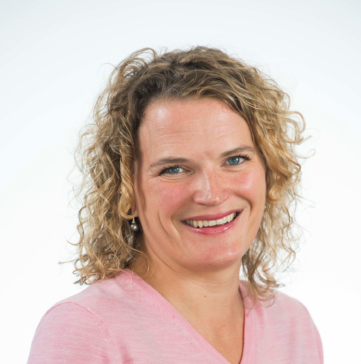 ASSCnews's tweet photo. Next topic at the #ASSC2019 Conference - Sustainability &amp; The Circular Economy which will be presented by Andrea Nicholas of @GreenTourismUK, Rebecca Ricketts of @CircularGlasgow and Janie Neumann of @VisitScotland who will speak about #YCW2020 and how YOU can get involved! https://t.co/p1kAqLZ7lI