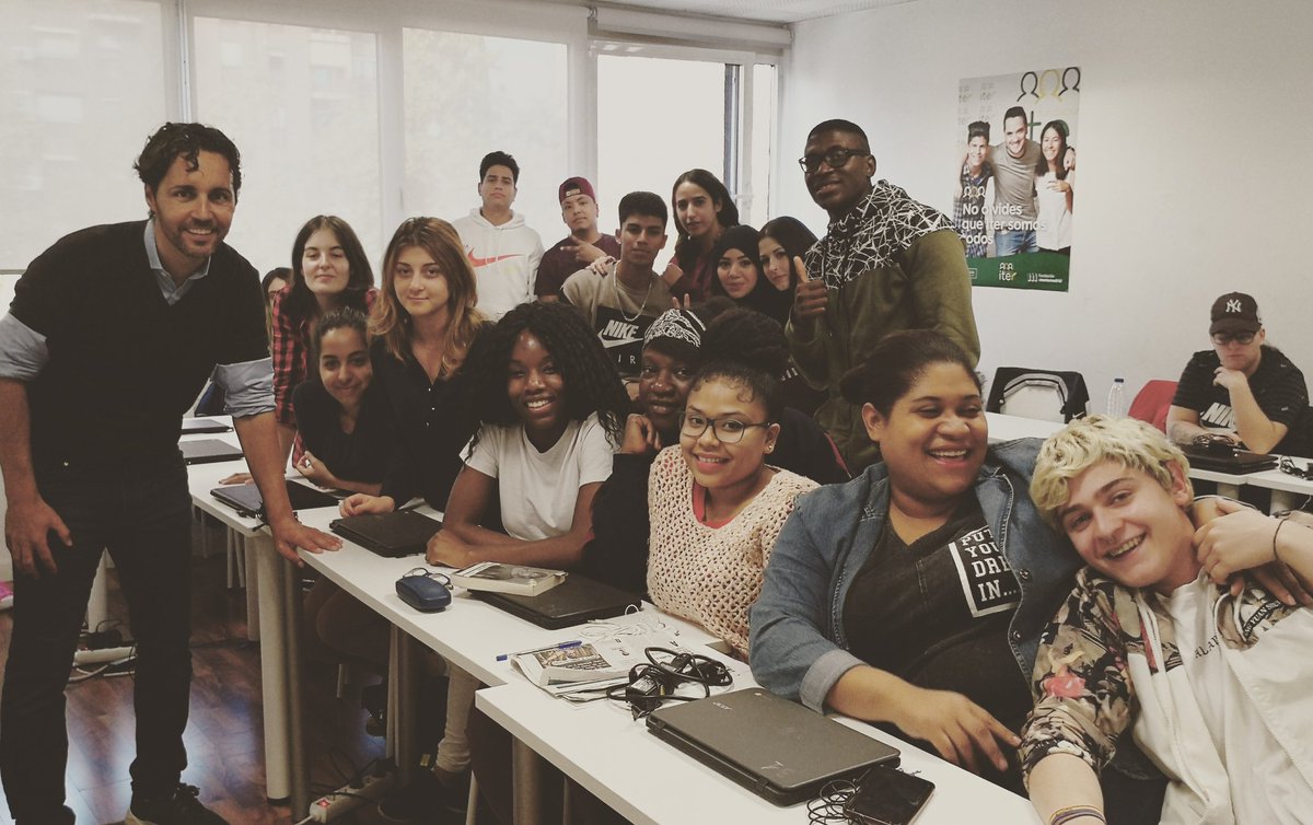 Fundación Iter (@fundacioniter) on Twitter photo ¡Gracias por venir <a href="/anxo/">AnxoPerez.com</a>!
Hoy hemos tenido la suerte de contar con Anxo Pérez que ha venido a darles unos consejos muy valiosos a nuestros #jovenesiter de Leganés... Seguro que a partir de hoy serán un poco más conscientes de la luz que hay en ellos!!
#graciasAnxo #mentoresIter ¡Gracias por venir <a href="/anxo/">AnxoPerez.com</a>!
Hoy hemos tenido la suerte de contar con Anxo Pérez que ha venido a darles unos consejos muy valiosos a nuestros #jovenesiter de Leganés... Seguro que a partir de hoy serán un poco más conscientes de la luz que hay en ellos!!
#graciasAnxo #mentoresIter