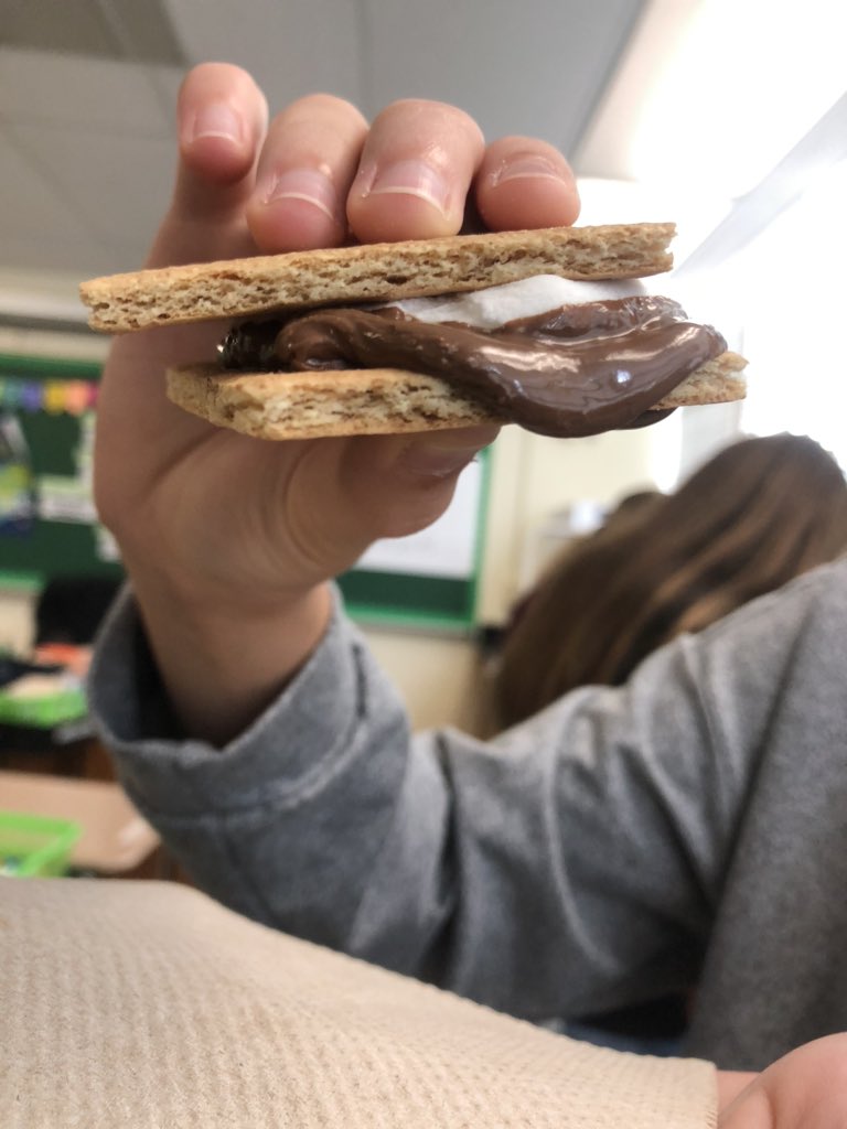 HMS_guardia's tweet image. Lots of happy faces today in 1B!! Students built their S’more (solar) ovens and successfully cooked them! Up next: writing scientific conclusions and explaining the science behind the cooking of their S‘more! #NGSS #7science #SmoreEnergy #KidsDeserveIt @HolabirdSTEM @BCPSSci