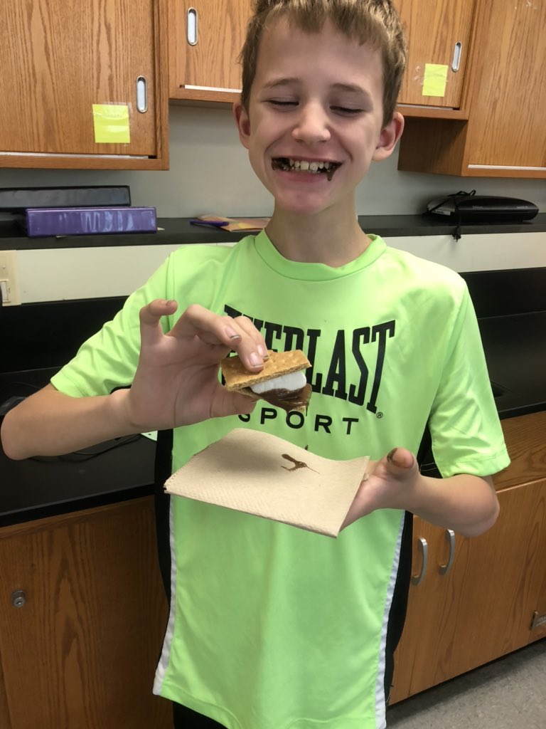 HMS_guardia's tweet image. Lots of happy faces today in 1B!! Students built their S’more (solar) ovens and successfully cooked them! Up next: writing scientific conclusions and explaining the science behind the cooking of their S‘more! #NGSS #7science #SmoreEnergy #KidsDeserveIt @HolabirdSTEM @BCPSSci