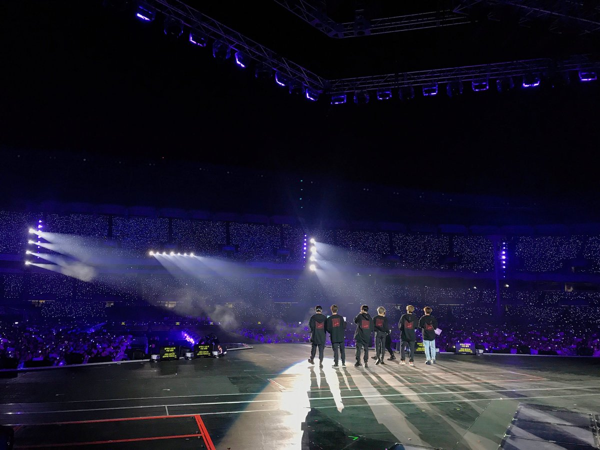 Clematis_RM_'s tweet photo. #방탄소년단 [#오늘의방탄] #BTS #SpeakYourselfTour #SYTOUR 
#BTSWORLDTOUR

23. 
191027 - SEOUL, SOUTH KOREA
OLYMPIC STADIUM

   "서로의 손을 놓지 말자
    우린 서로의 의지니까"

#BTSSPEAKYOURSELFTOURFINAL 
#SpeakYourselfTheFinal_D2
@BTS_twt https://t.co/rFau3nZMK5
