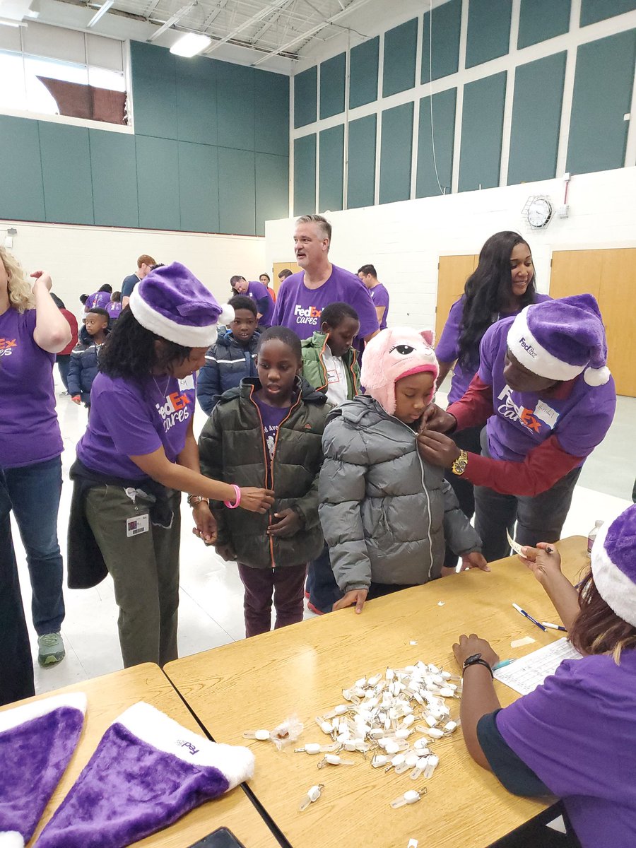 FedEx on Twitter "This warms our 💜. What a great group of students