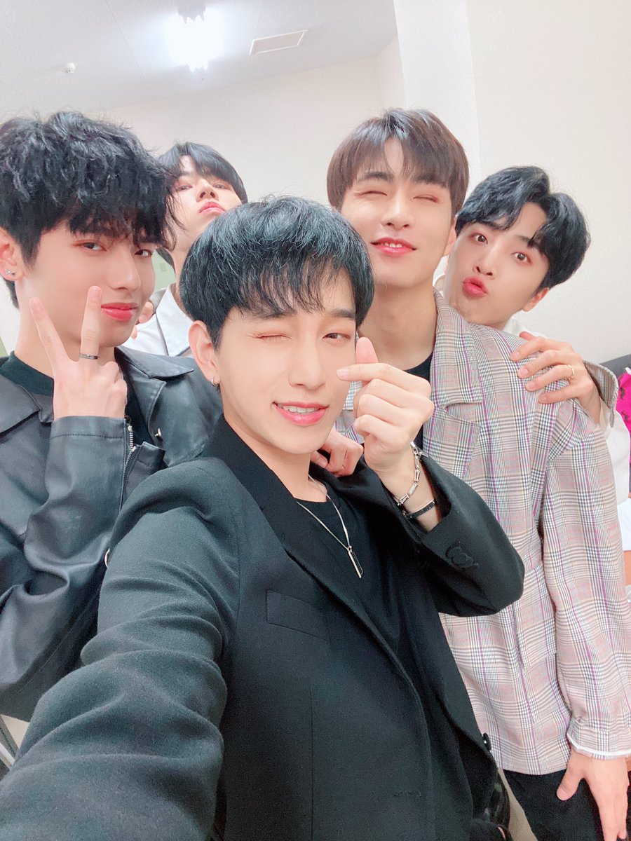 HY_producer's tweet photo. 【ROMEO】

10月もたくさんの応援
ありがとうございました🥰

最後まで歌ゲームで
盛り上がって楽しかったです🎤✨

またすぐにジュリエットの元へ
戻って来られるように
#ROMEO は頑張りますので
僕たちのことを忘れずに
待っていてくださいね🥺💓

#로미오 #ロミオ
#승환 #윤성 #민성 #현경 #강민 https://t.co/aOyoILvazD
