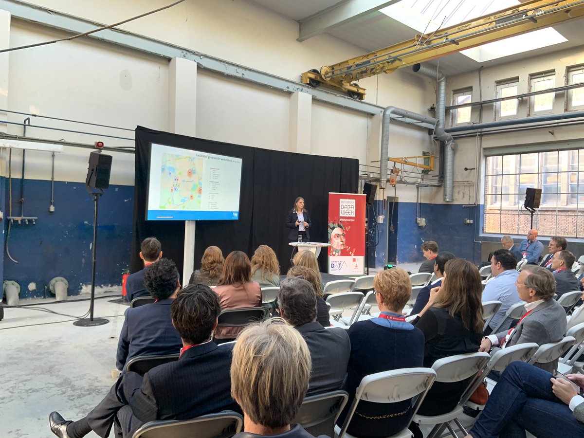 Tineke Kemperman aan het woord over het #vestigingsklimaat in <a href="/shertogenbosch/">'s-Hertogenbosch</a> en de focus op #Data en #ICT! Samenwerkingen, netwerk en gethematiseerde panden zoals <a href="/Grasso_denbosch/">Grasso</a> zijn redenen voor bedrijven om zich hier te vestigen. @BoschDataWeek #datavoorjou @bim_denbosch