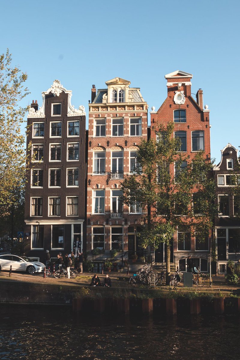 rachelsarah_m's tweet image. I'm not a huge city person but I could definitely spend more time in Amsterdam. 

There's something about that lack of cars and traffic noise 🌷

#Photography #AmsterdamTravel