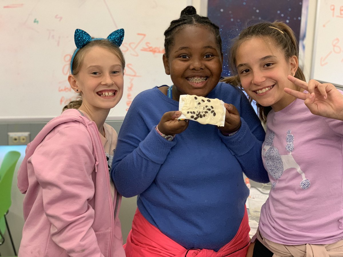 Ms_Kings_Castle's tweet photo. During our space unit, 5th graders had to create an adhesive to repair instruments that were damaged during takeoff using only the supplies that astronauts had on board the shuttle #STEM #OnTheHil https://t.co/zemGQE85Xr