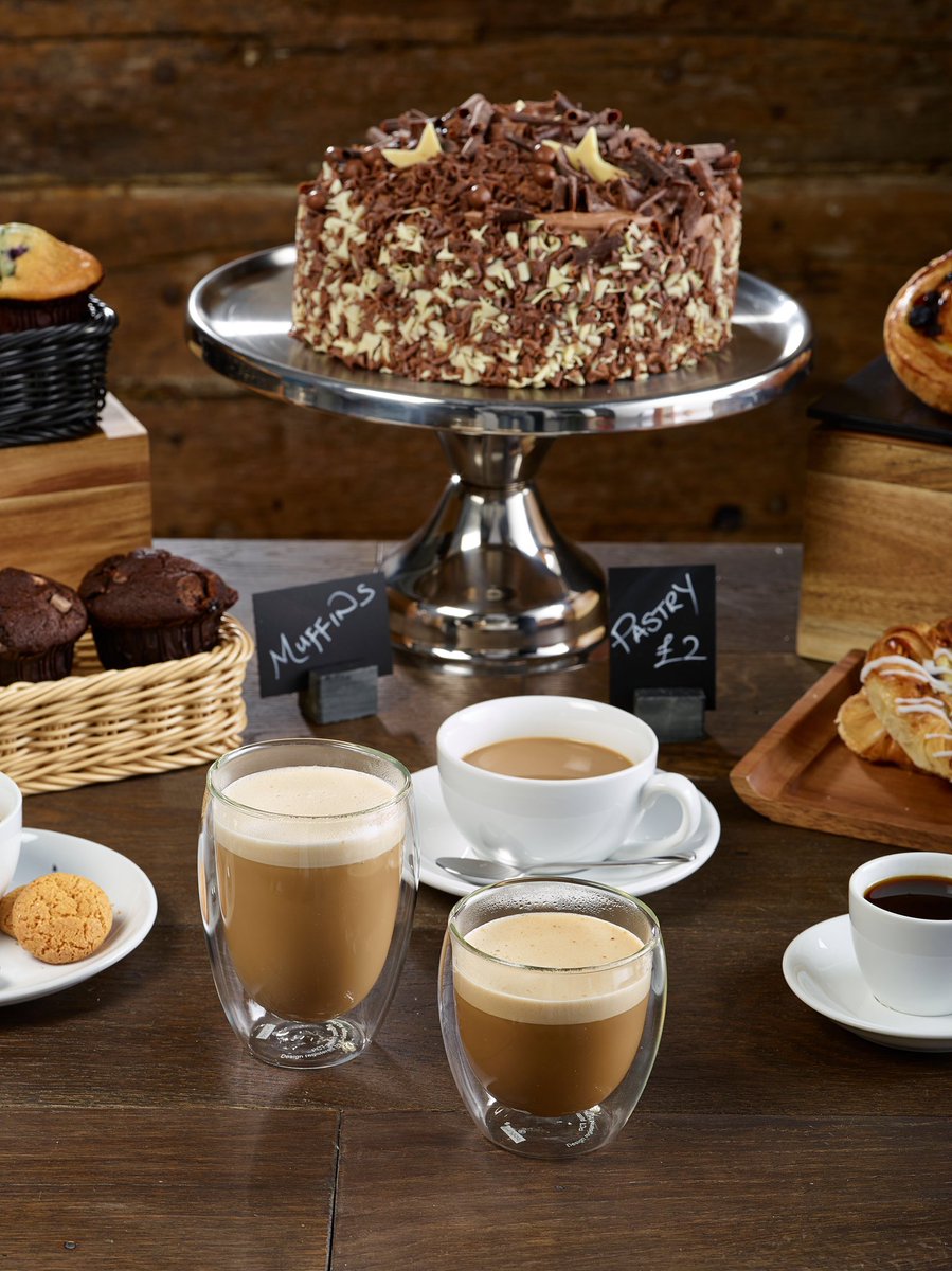 thomcoonline's tweet photo. GBBO finals tonight, ready with cake and coffee to find out who wins 😁#bakeoff #cake #harwich #local #colchester #essex #catering #finals https://t.co/s8pzEvpObU