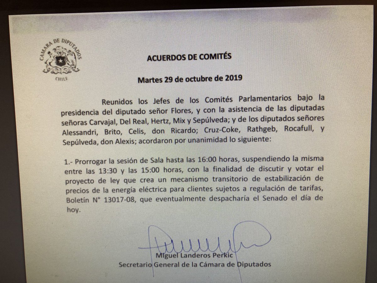 KevinFelgueras's tweet photo. Comités parlamentarios acuerdan extender sesión de sala para votar HOY proyecto de tarifas eléctricas. 

Esto en medio de la discusión sobre si se debe o no sesionar mañana en la Cámara. 

@24HorasTVN @TVN https://t.co/xmqnbQY47p