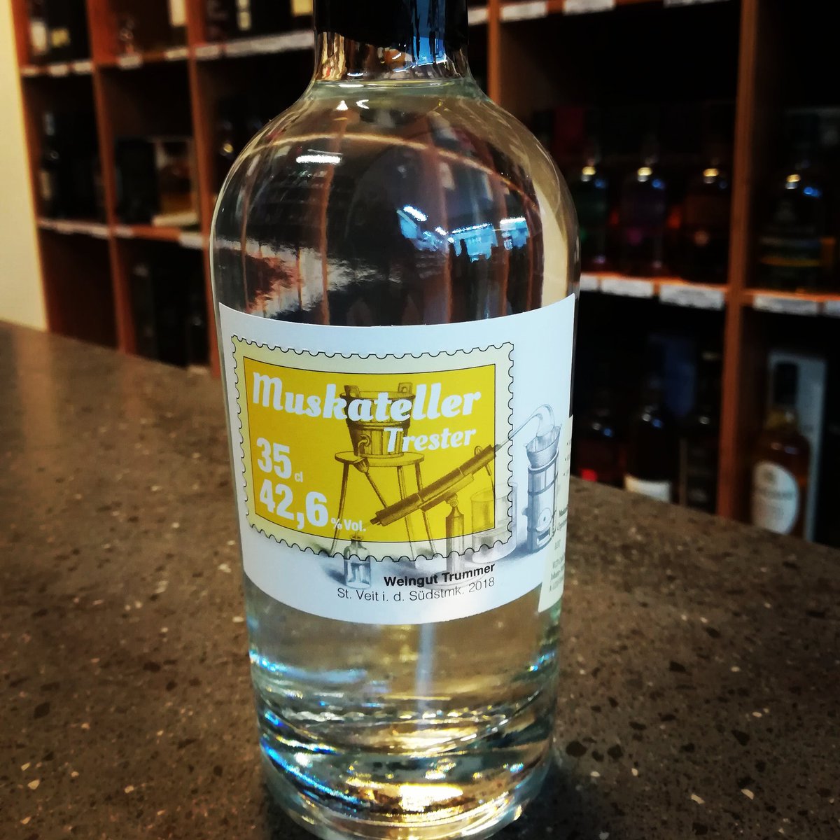 Lange vermisst, endlich wieder da: Der gelbe Muskateller Trester Rand der VCD im neuen Kleid! #grandwhisky #grandcru #schnaps #viennacraftdistillery