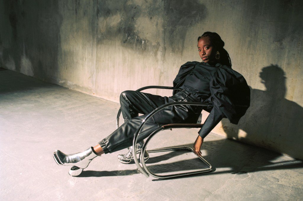 MMLN_UK's tweet photo. 💜 #MoreMusicLessNoise: Denai Moore (denaimoore) Impresses with New "To the Brink" Visual
👇🏿👇🏿👇🏿 https://t.co/1V3z2pmHVP https://t.co/Nm8YBRohgB