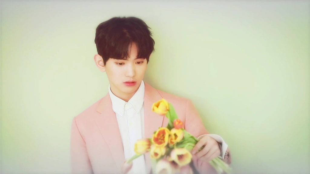 wpqhgofk's tweet photo. 위에화 이의웅

⭐️⭐️
웃을 때 아기햇살 닮았어요
핑크 자켓이 잘 어울리고 웜톤 같아요 https://t.co/aqCZ8eGDvk