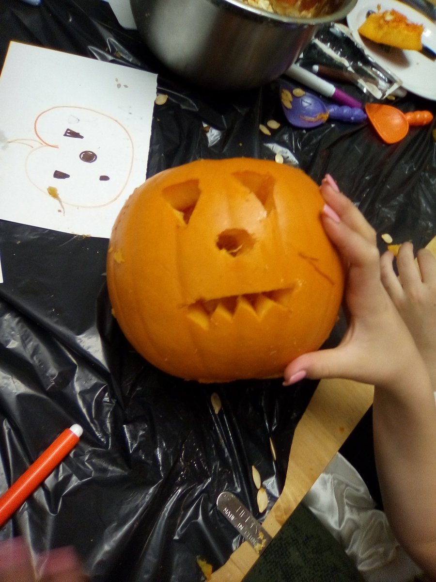 YPASLiverpool's tweet photo. Just some of our amazing Halloween artwork and pumpkin carving from today's North Hub SMARTYS session! #ypas #smartys #Halloween19 #spookyseason https://t.co/wKrbJqZZnk
