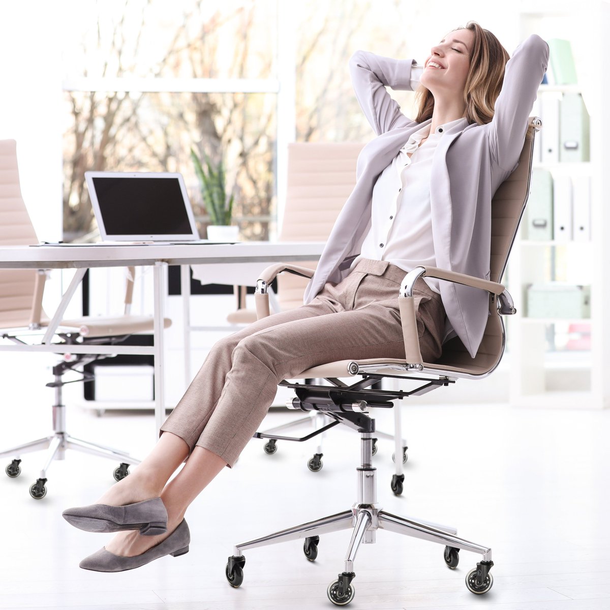 MrHomeOffice1's tweet photo. #workfromhome #officefurniture #OfficeChair
Happy on my wheels !! https://t.co/OMIrd9CwAv