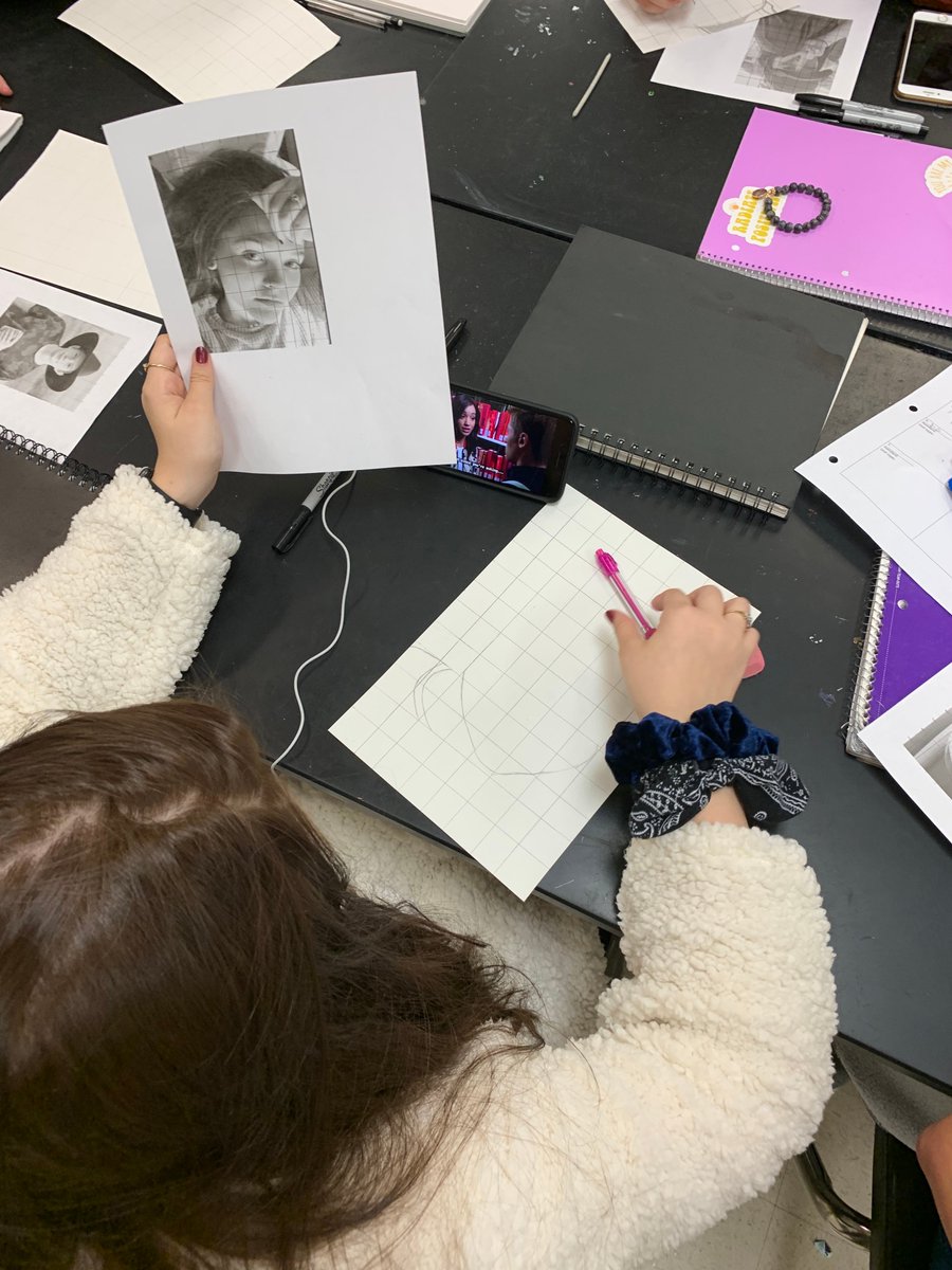 mpvisualarts1's tweet photo. Art I students studied the paintings of artist #chuckclose, & are using his grid technique to enlarge a photo in a self-portrait drawing. #mpvisualarts #draweveryday https://t.co/sE11rUnQpO
