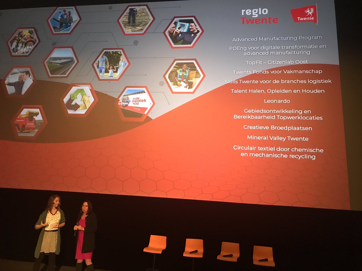 TwenteBoard's tweet photo. Namens de Twente Board geeft @ReginaNieuw het belang aan van deze deal voor Twente. Het levert een structurele betere regio op, maar vergt intensieve samenwerking van onderwijs, ondernemers en overheden. #Twente is #Toekomstproof #triplehelix #RegioDeal https://t.co/62C6qKaUDy